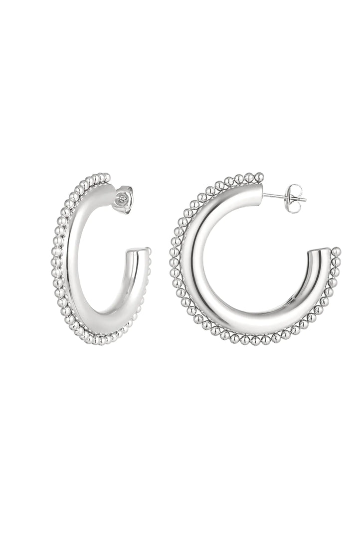 Oorbellen ‘Rings with dots’