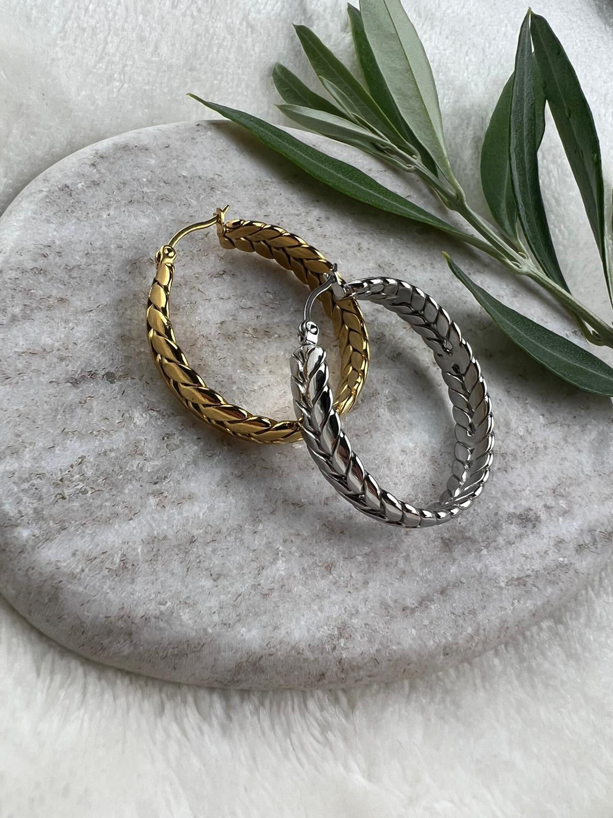 Oorbellen ‘Feathered Circlets’