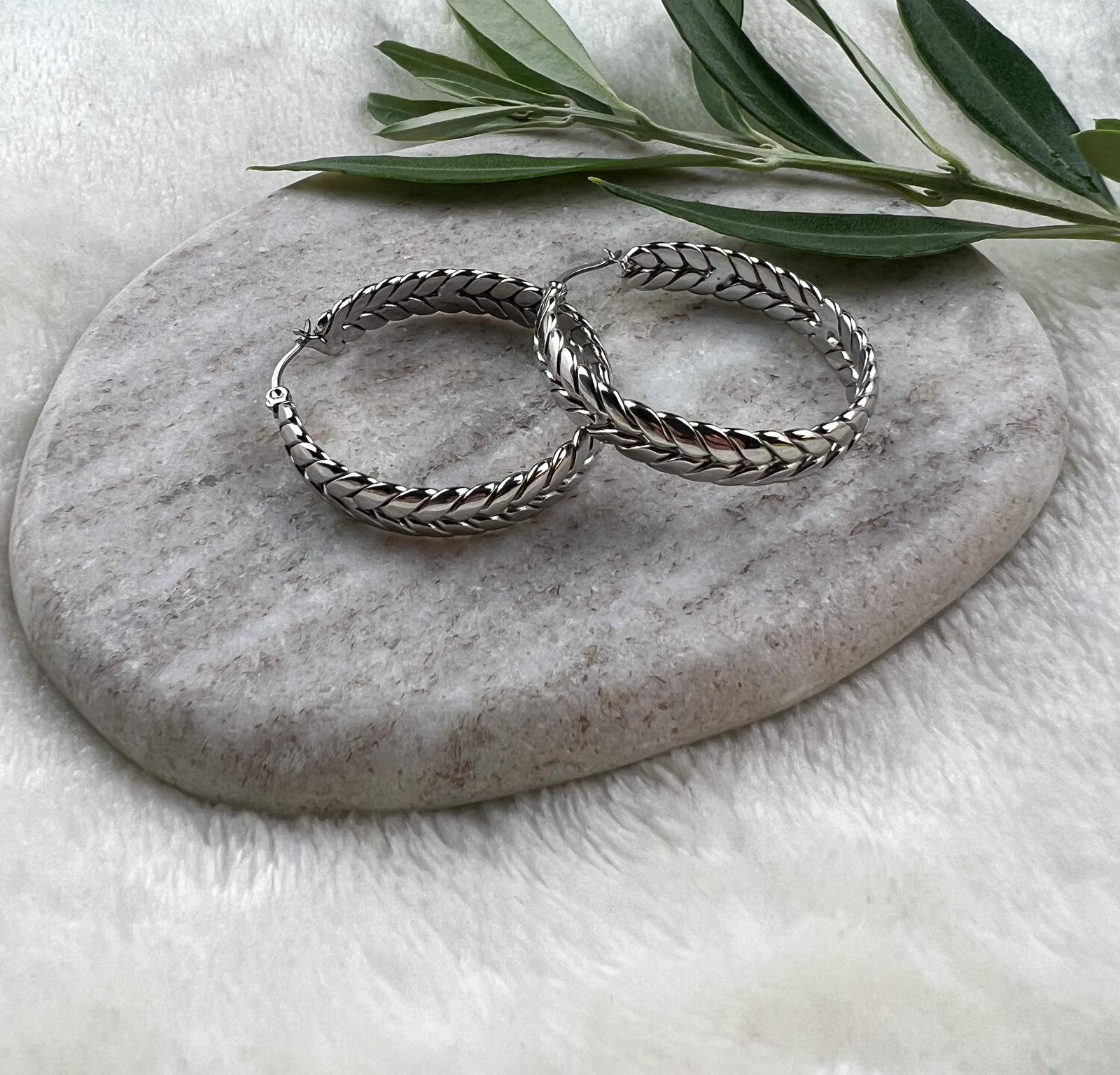 Oorbellen ‘Feathered Circlets’