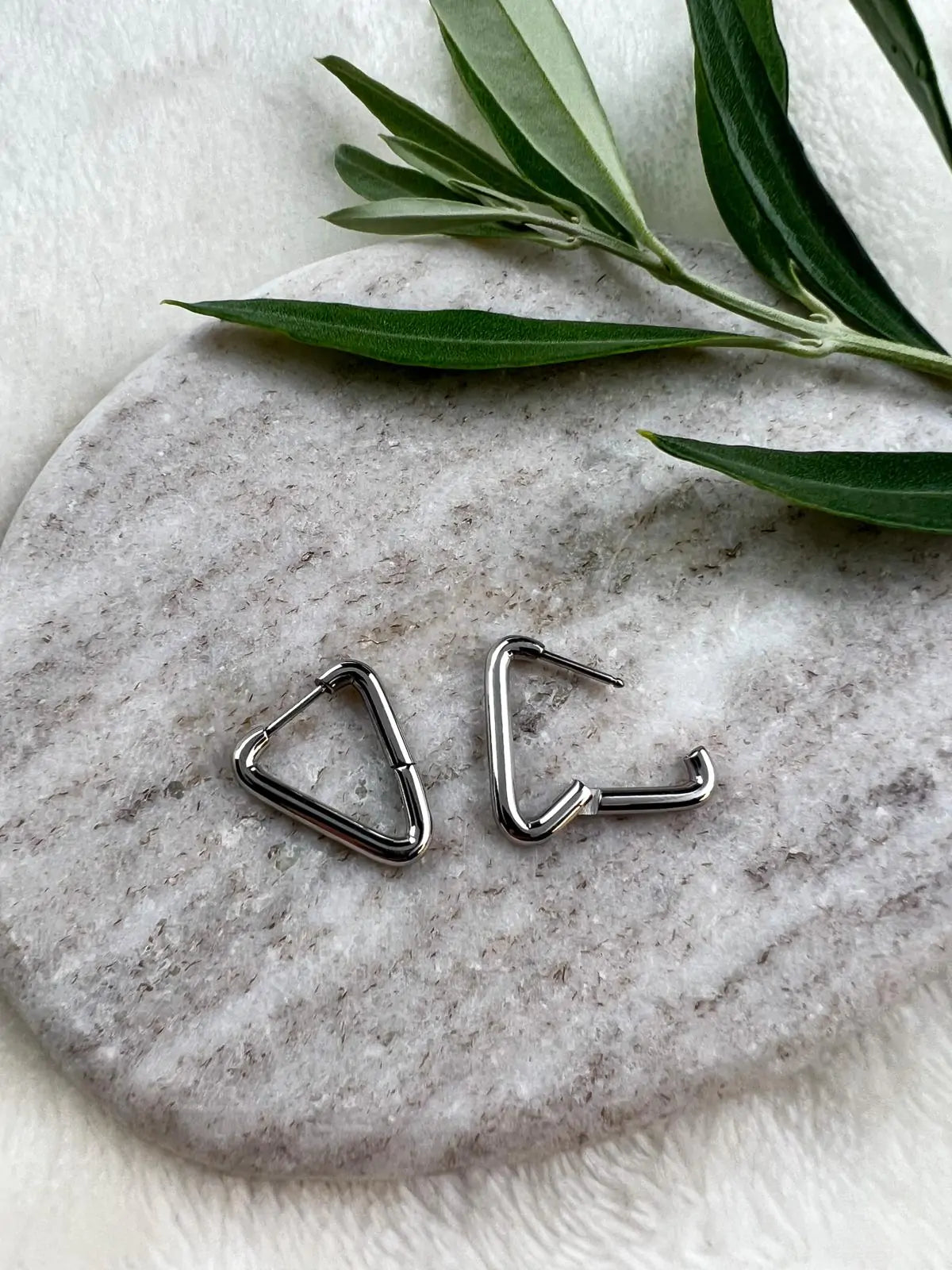 Oorbellen ‘Triangular Gleam’