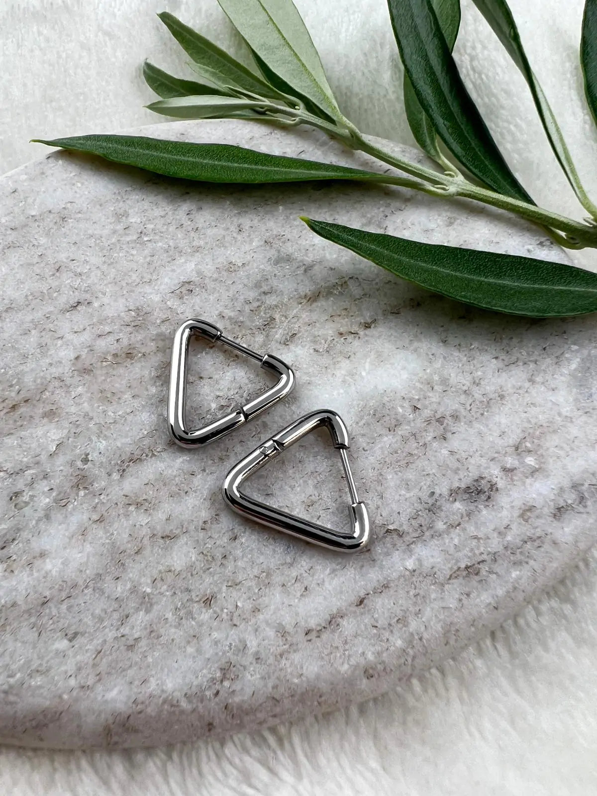 Oorbellen ‘Triangular Elegance’