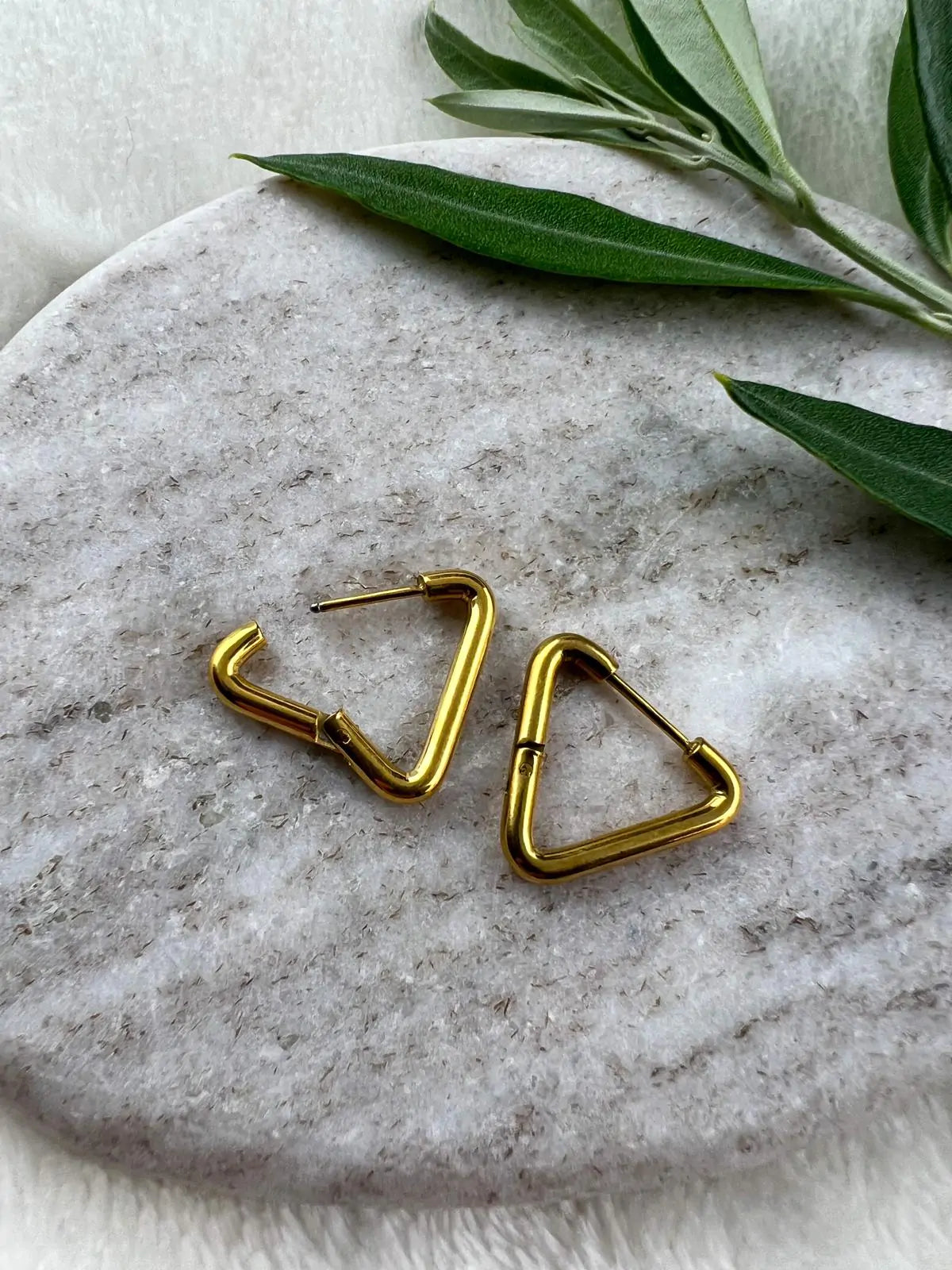 Oorbellen ‘Triangular Elegance’