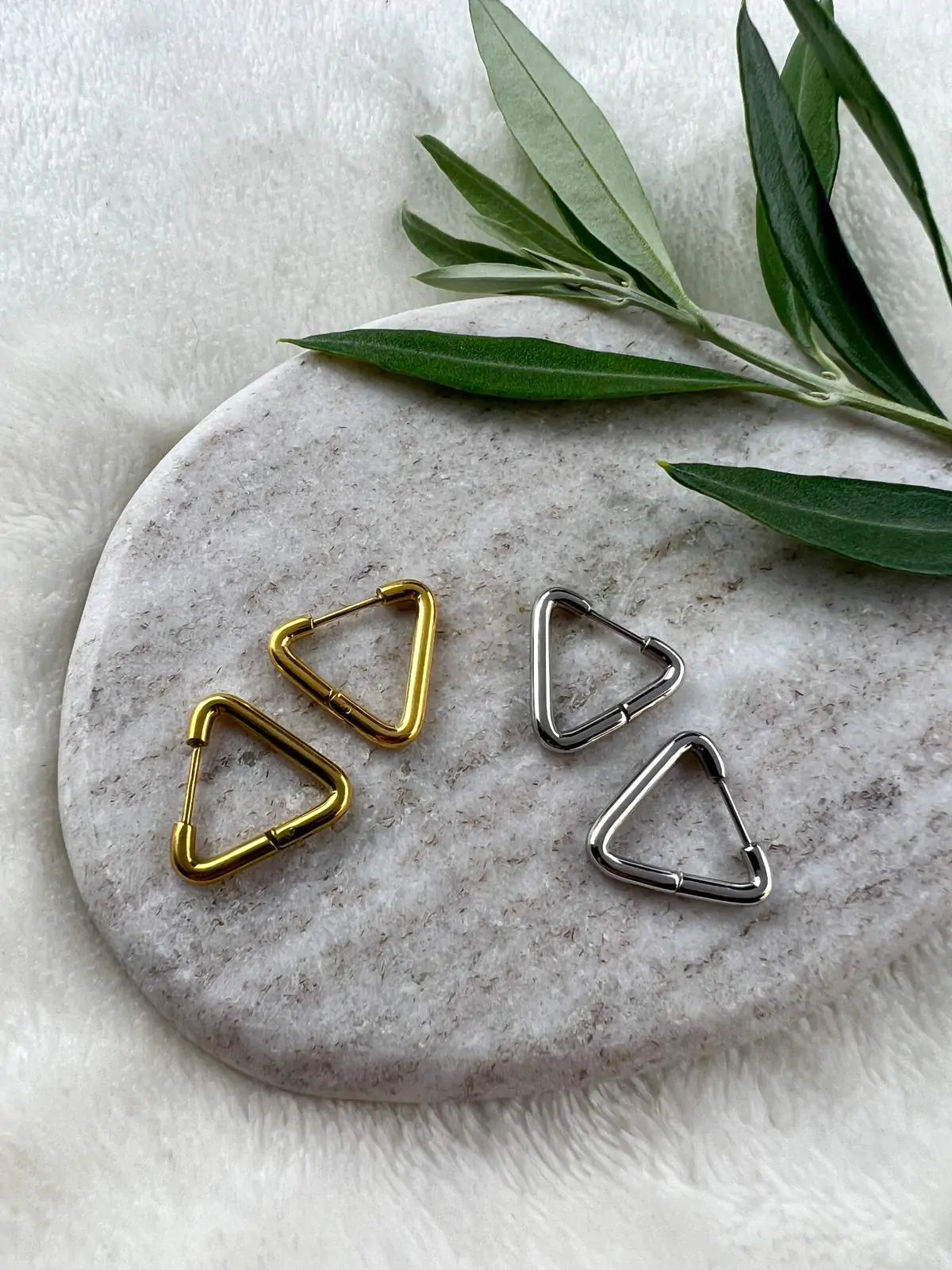 Oorbellen ‘Triangular Elegance’